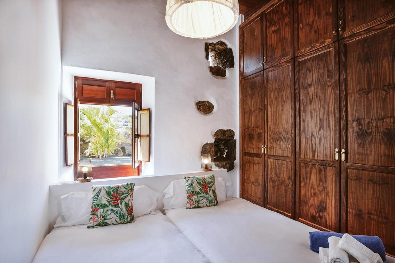 Hotelito Rural Flor De Timanfaya ตินาโค ภายนอก รูปภาพ