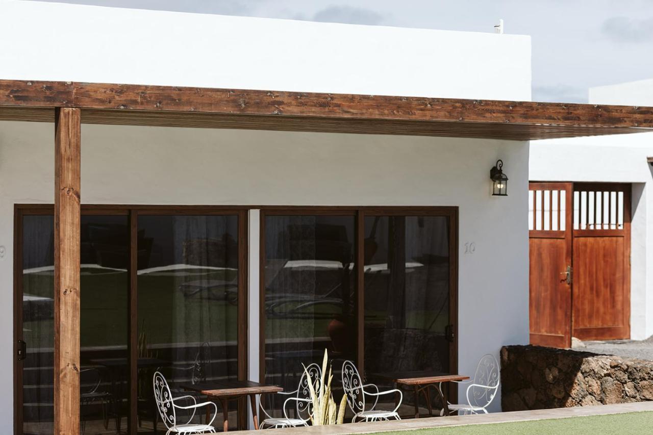 Hotelito Rural Flor De Timanfaya ตินาโค ภายนอก รูปภาพ