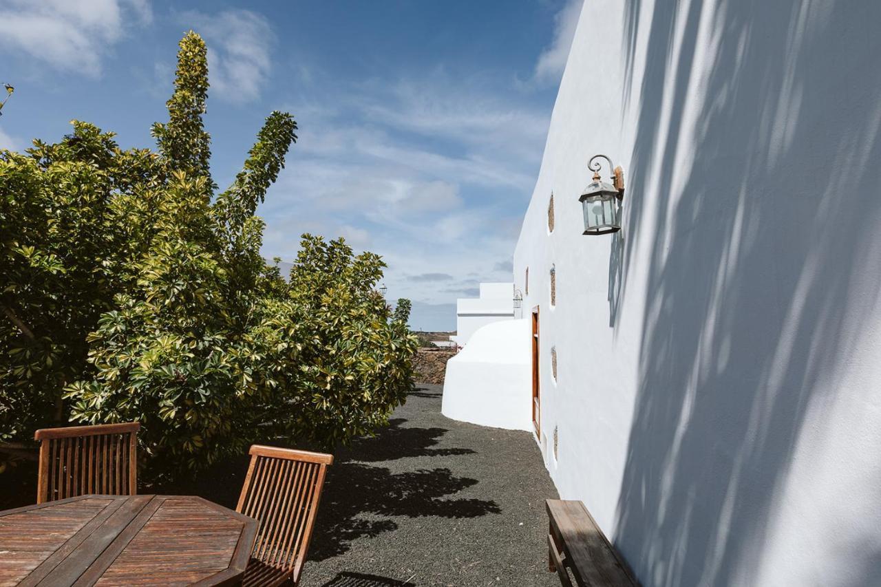 Hotelito Rural Flor De Timanfaya ตินาโค ภายนอก รูปภาพ