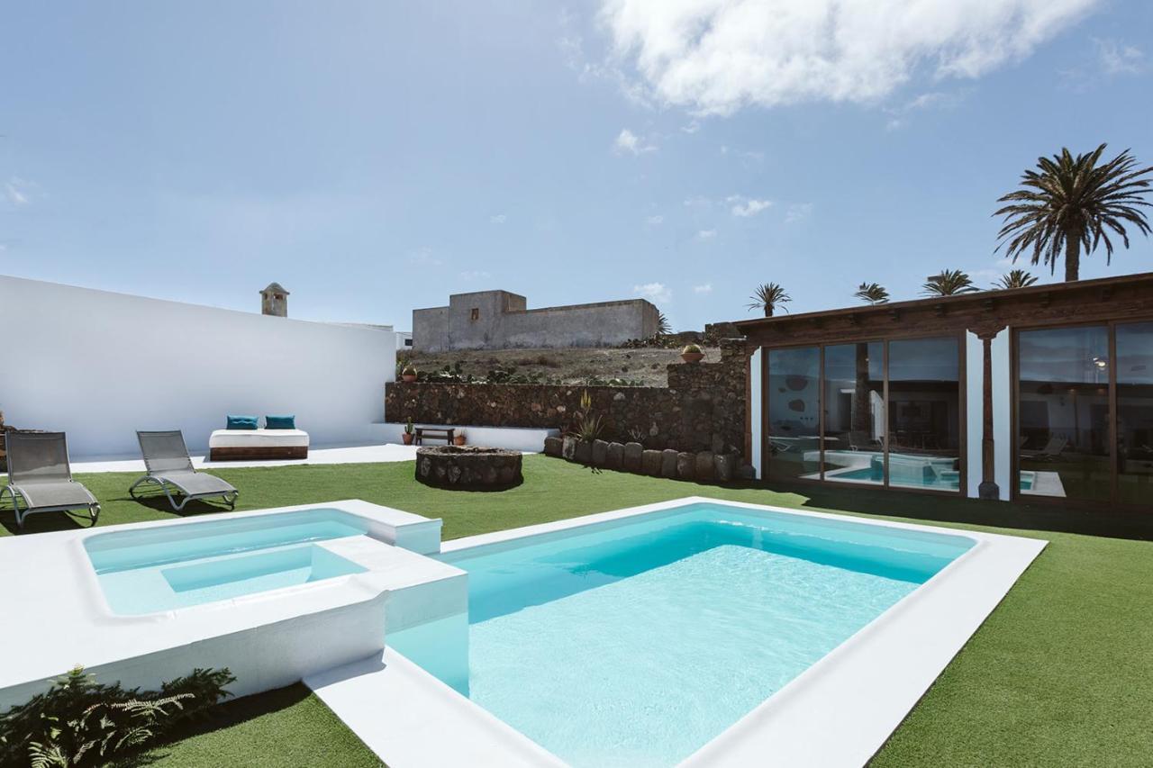 Hotelito Rural Flor De Timanfaya ตินาโค ภายนอก รูปภาพ