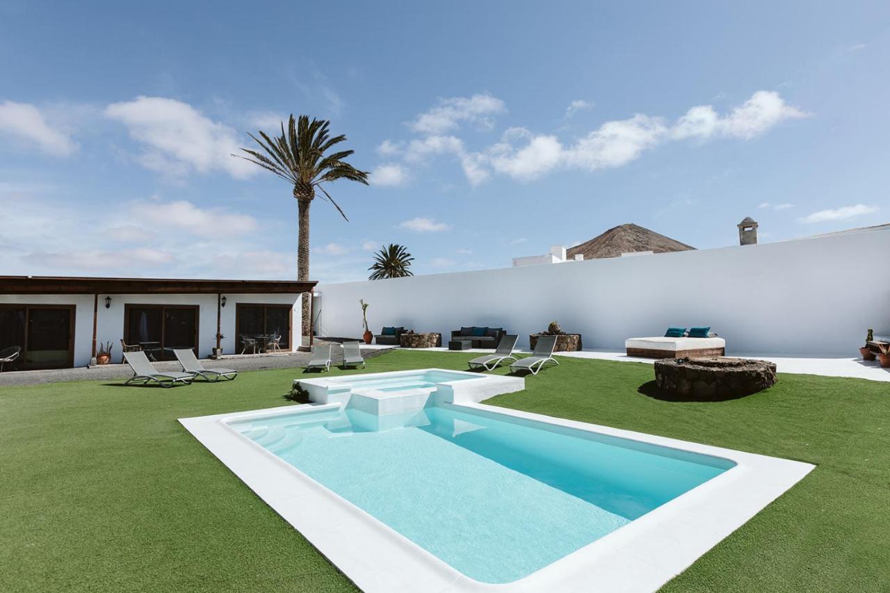 Hotelito Rural Flor De Timanfaya ตินาโค ภายนอก รูปภาพ