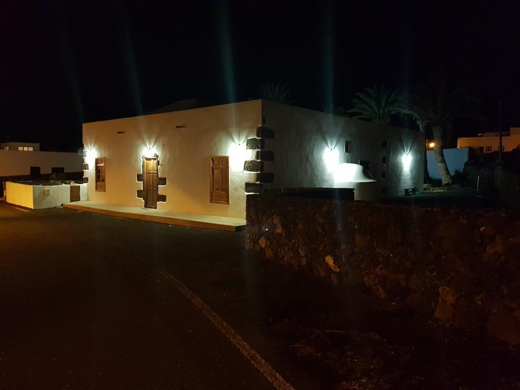 Hotelito Rural Flor De Timanfaya ตินาโค ภายนอก รูปภาพ