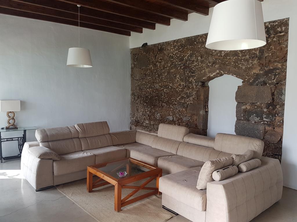 Hotelito Rural Flor De Timanfaya ตินาโค ภายนอก รูปภาพ