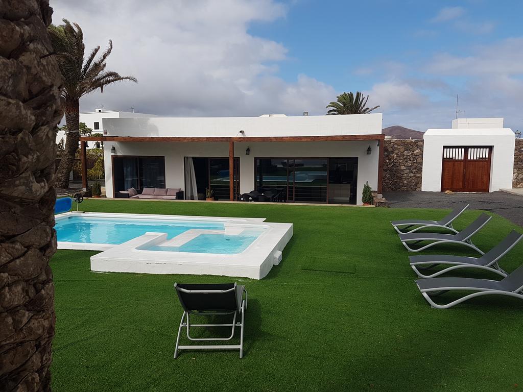 Hotelito Rural Flor De Timanfaya ตินาโค ภายนอก รูปภาพ