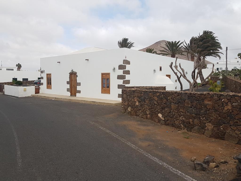 Hotelito Rural Flor De Timanfaya ตินาโค ภายนอก รูปภาพ