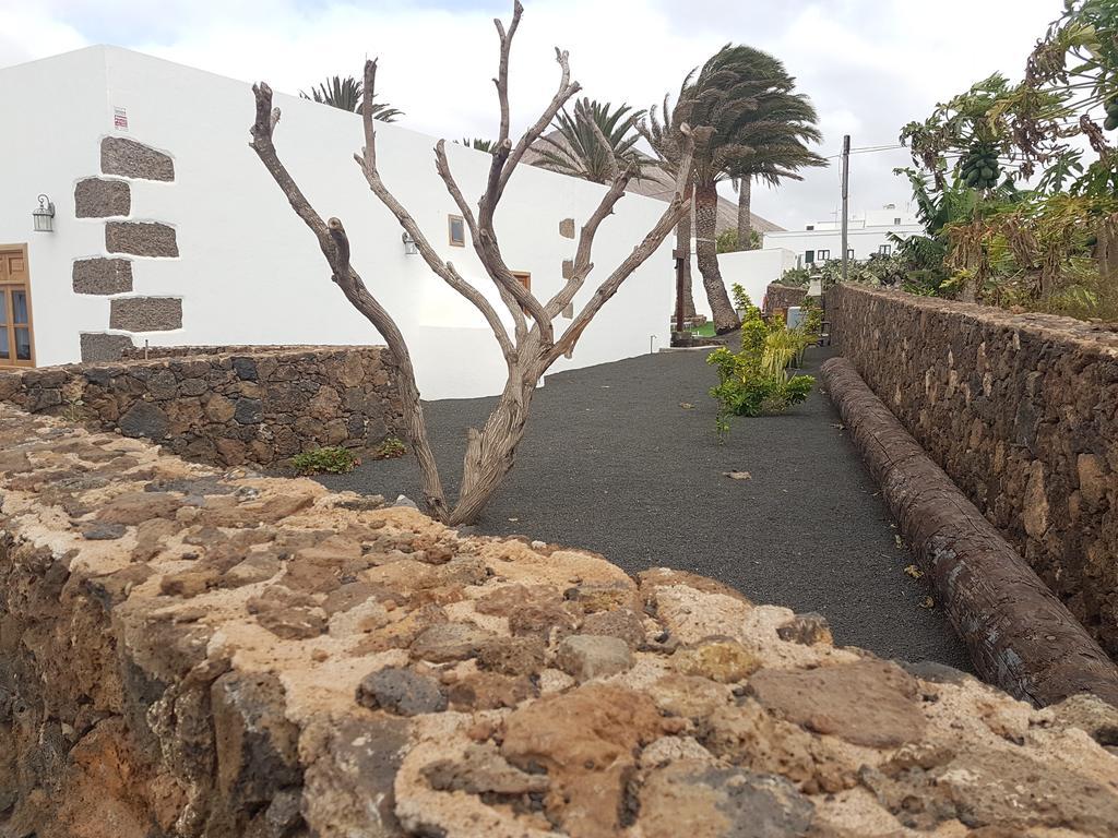 Hotelito Rural Flor De Timanfaya ตินาโค ภายนอก รูปภาพ