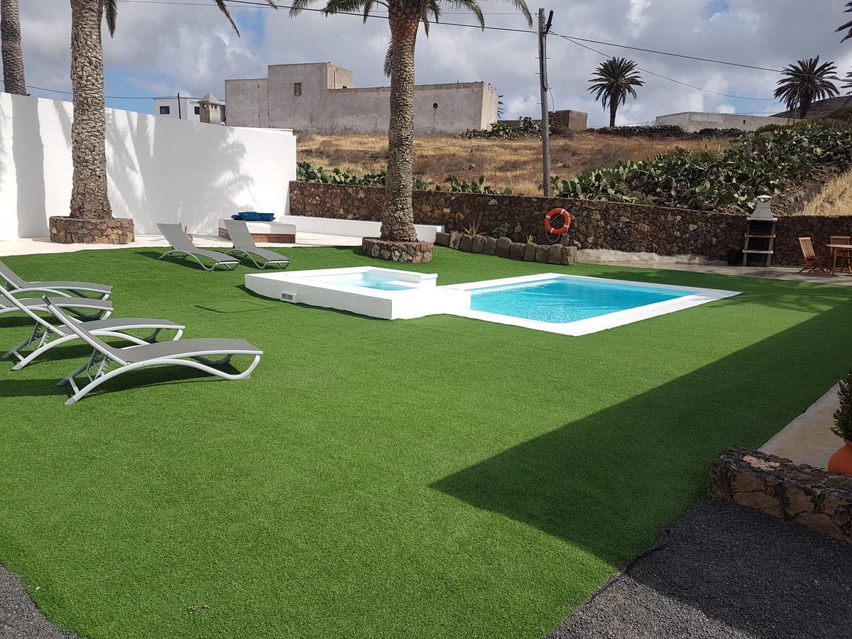 Hotelito Rural Flor De Timanfaya ตินาโค ภายนอก รูปภาพ