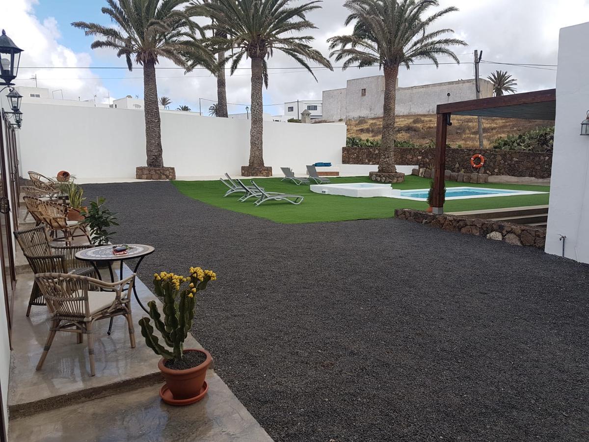 Hotelito Rural Flor De Timanfaya ตินาโค ภายนอก รูปภาพ