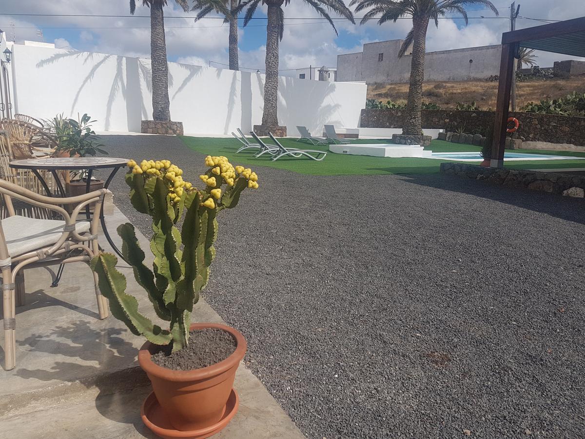 Hotelito Rural Flor De Timanfaya ตินาโค ภายนอก รูปภาพ
