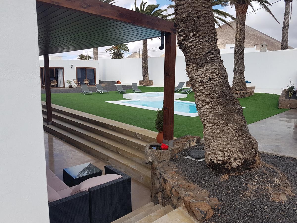 Hotelito Rural Flor De Timanfaya ตินาโค ภายนอก รูปภาพ